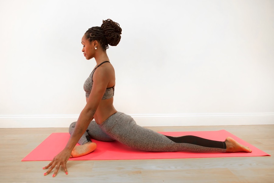 Bí quyết và bài tập yoga giúp vai thon gọn, dáng chuẩn xinh